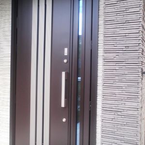 宗像市で玄関網戸の取り付けは実績豊富な当社へお任せ